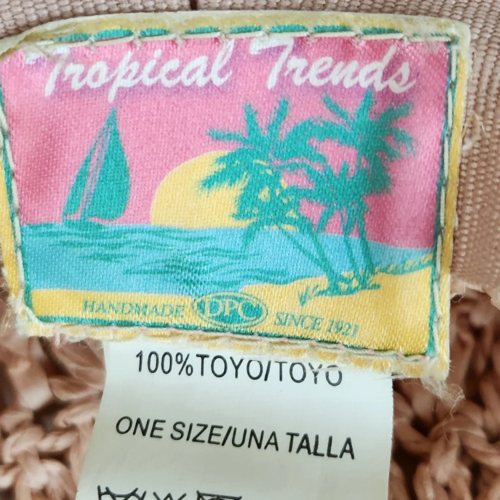 Tropical Trends Croched Toyo Big Brim Sun Hat with flower detail